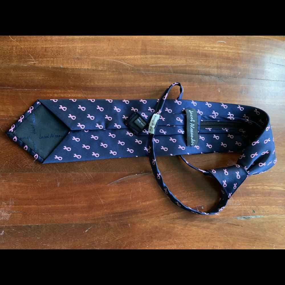 Breast cancer tie
